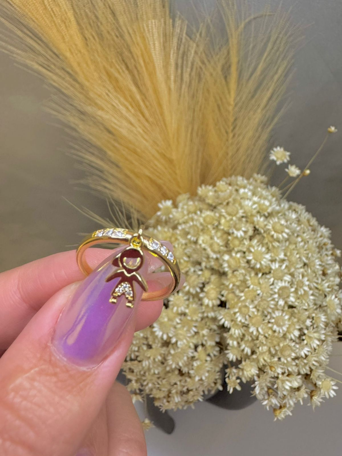 Anel com Pingente de Filho: Como Escolher o Modelo Ideal?