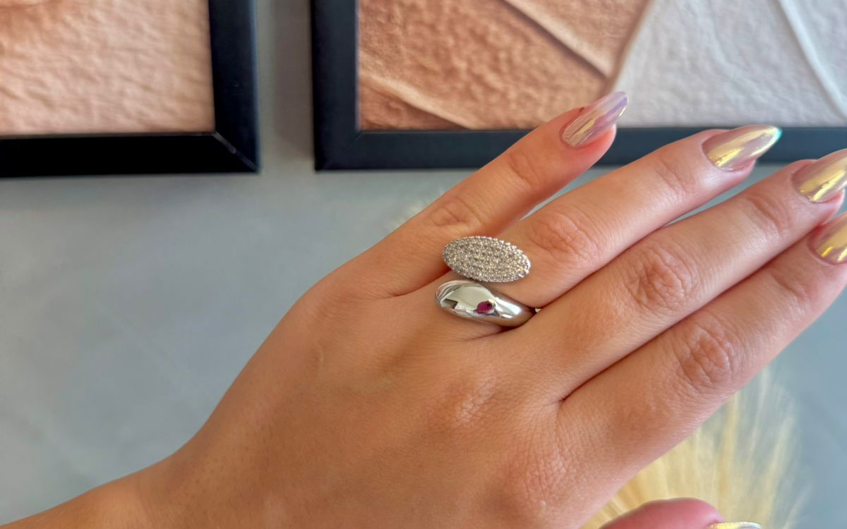 Zircônia: Brilho, Sofisticação e Versatilidade em Uma Só Pedra